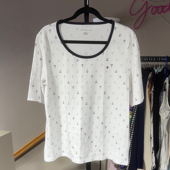 Tommy Hilfiger Tops - Tommy Hilfiger White Anchor Short Sleeve Tee NWOT